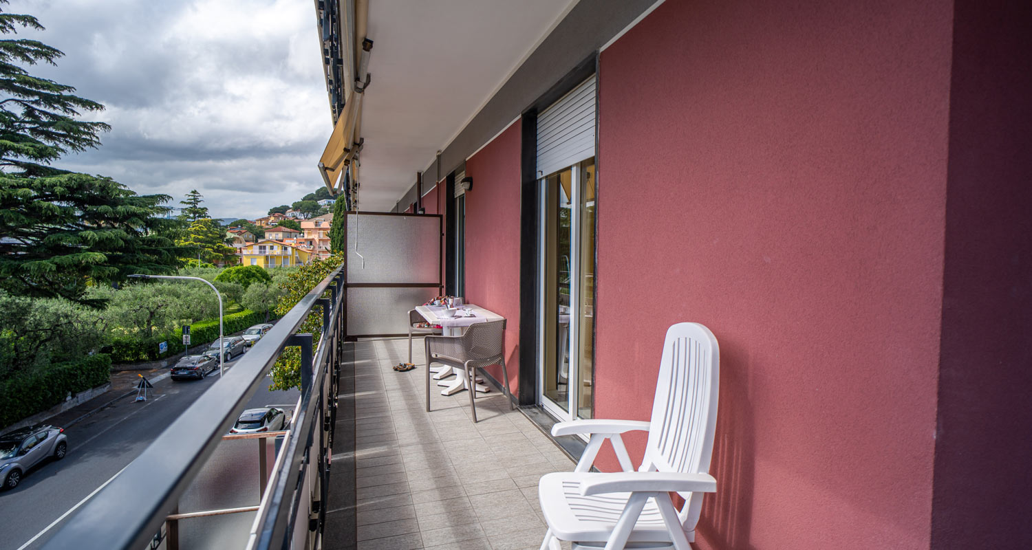 Intérieur de l'appartement de deux pièces C, côté rue