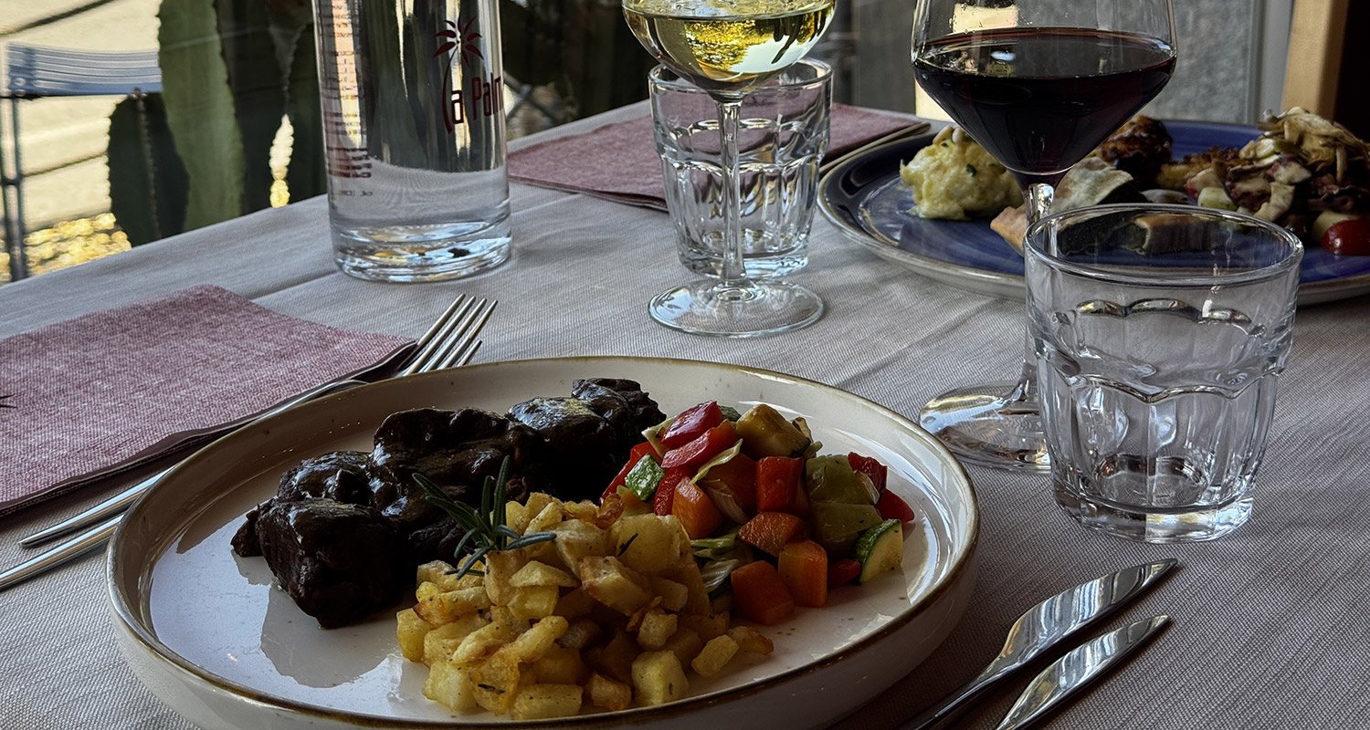 Foto degli interni del Ristorante La Palma ad Andora