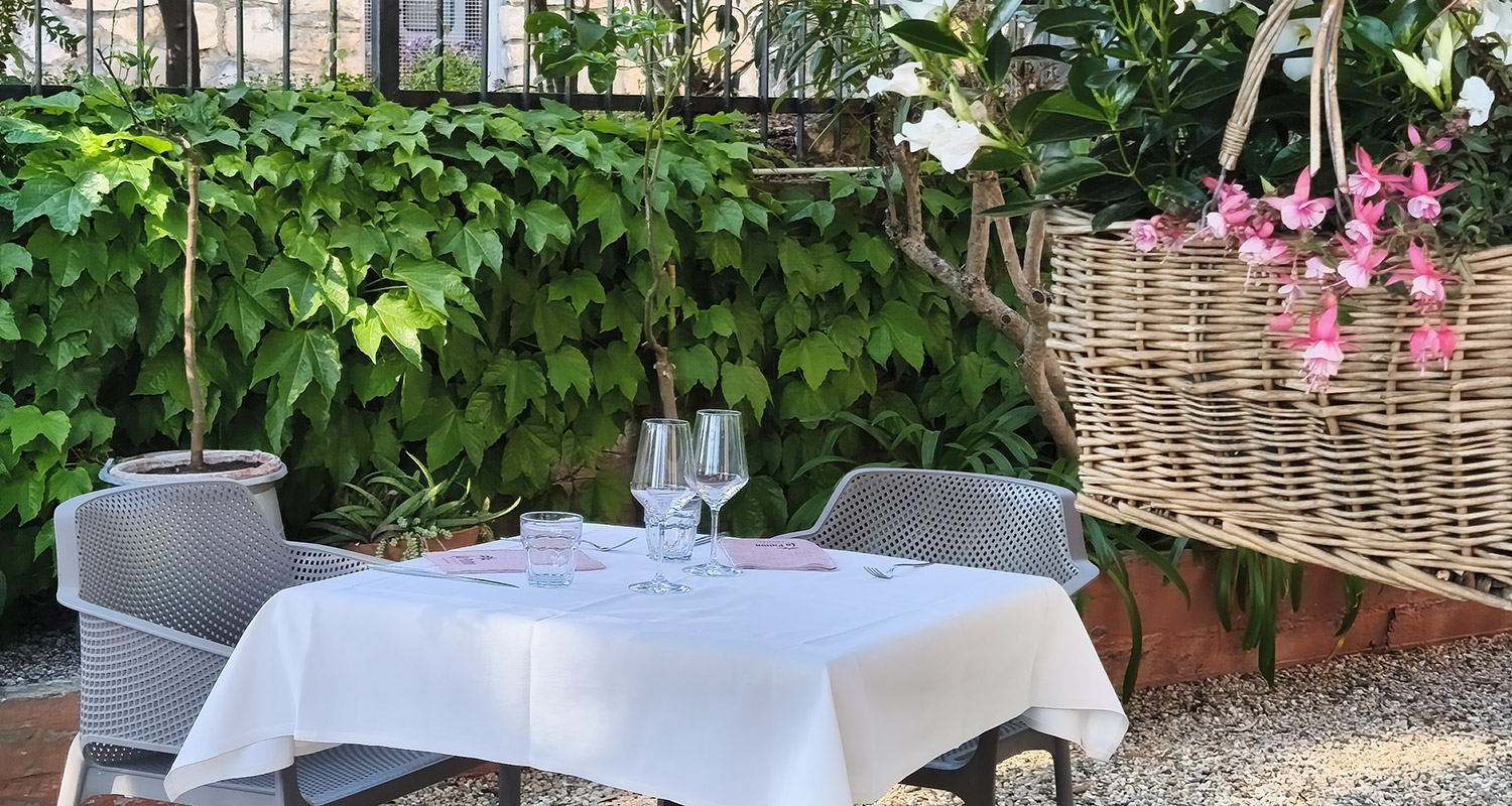 Foto degli interni del Ristorante La Palma ad Andora