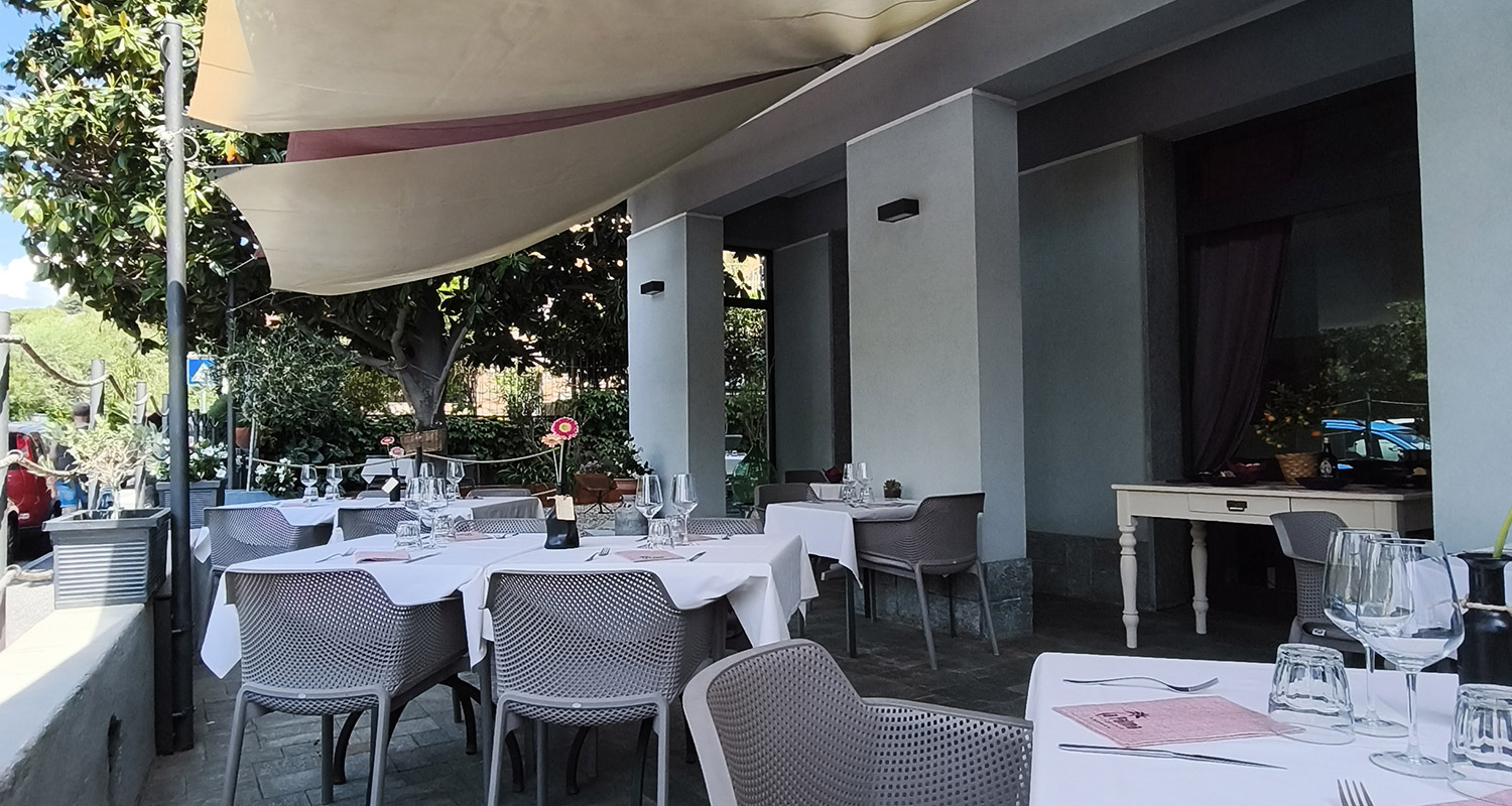 Foto degli interni del Ristorante La Palma ad Andora