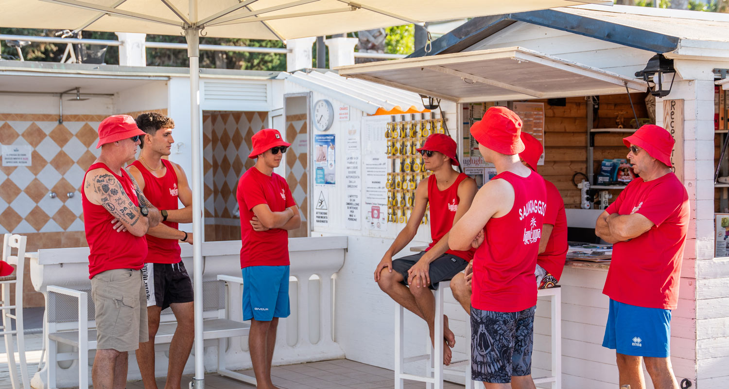 Foto dello staff dei Bagni Europa - S. Ambrogio di Andora